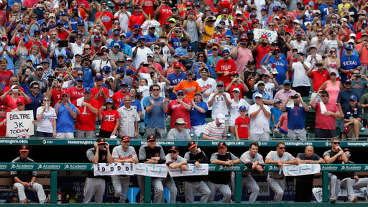 Beltre doubles for 3,000th hit, 1st from Dominican to do it